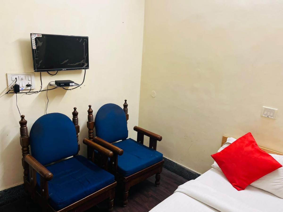 Hotel Chandra Джамшедпур Екстериор снимка