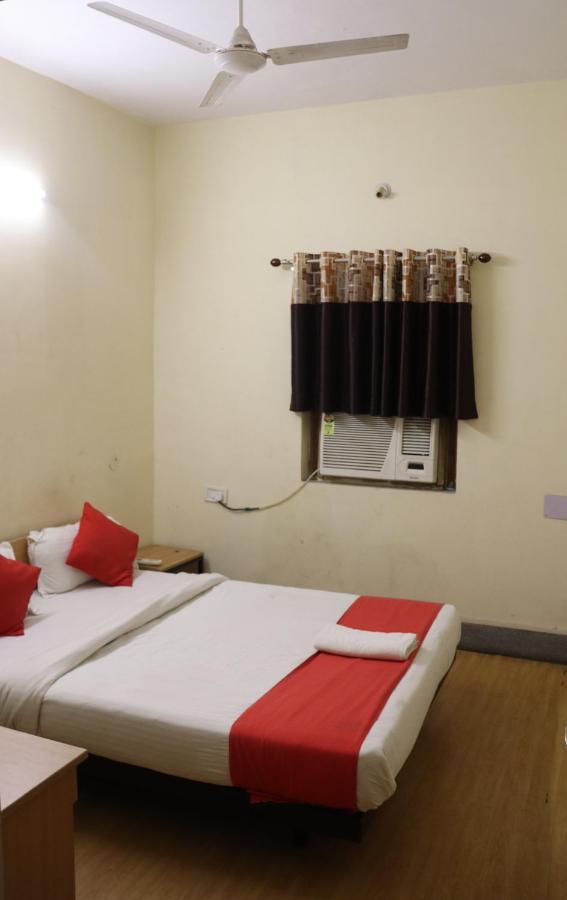 Hotel Chandra Джамшедпур Екстериор снимка