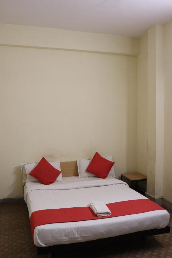 Hotel Chandra Джамшедпур Екстериор снимка