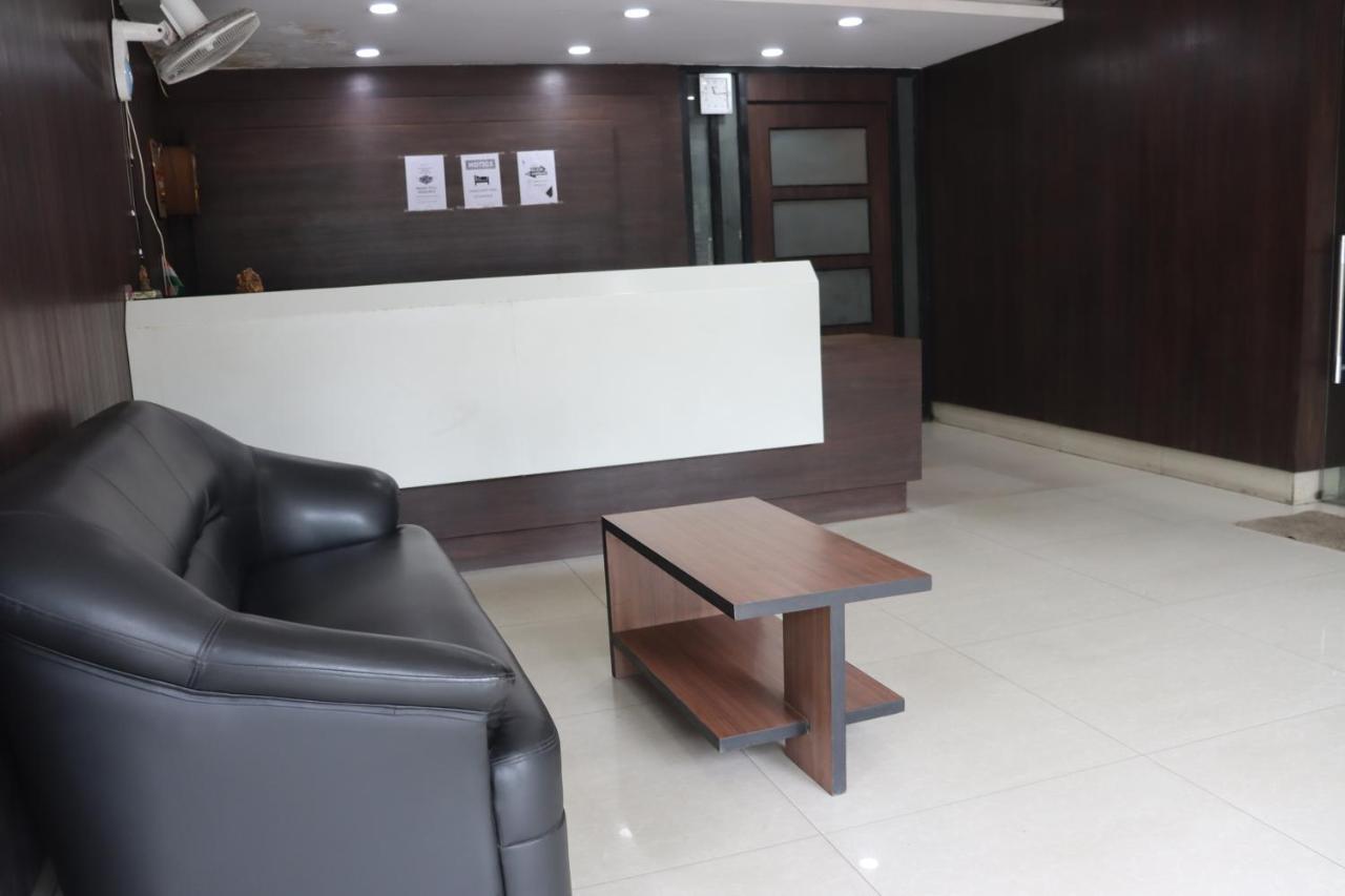 Hotel Chandra Джамшедпур Екстериор снимка