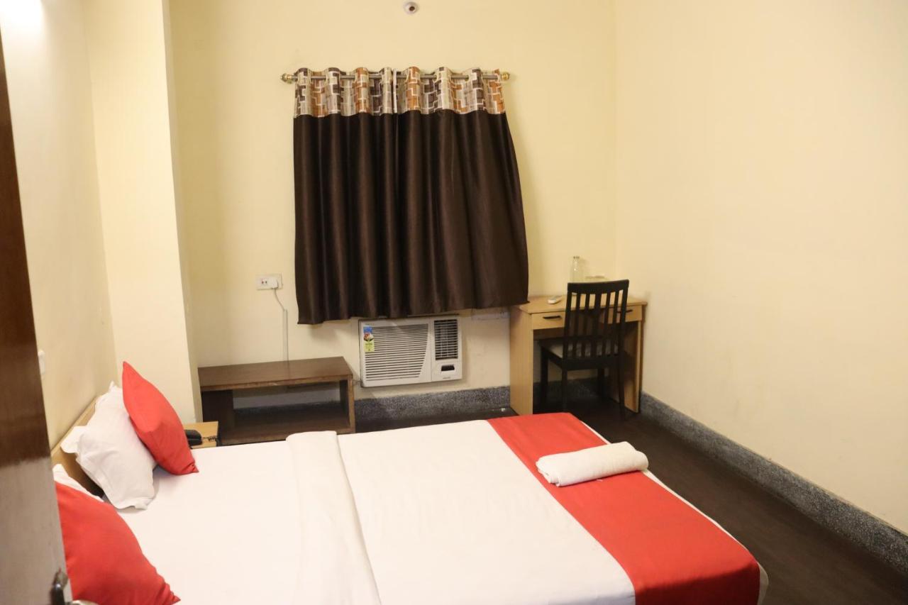 Hotel Chandra Джамшедпур Екстериор снимка