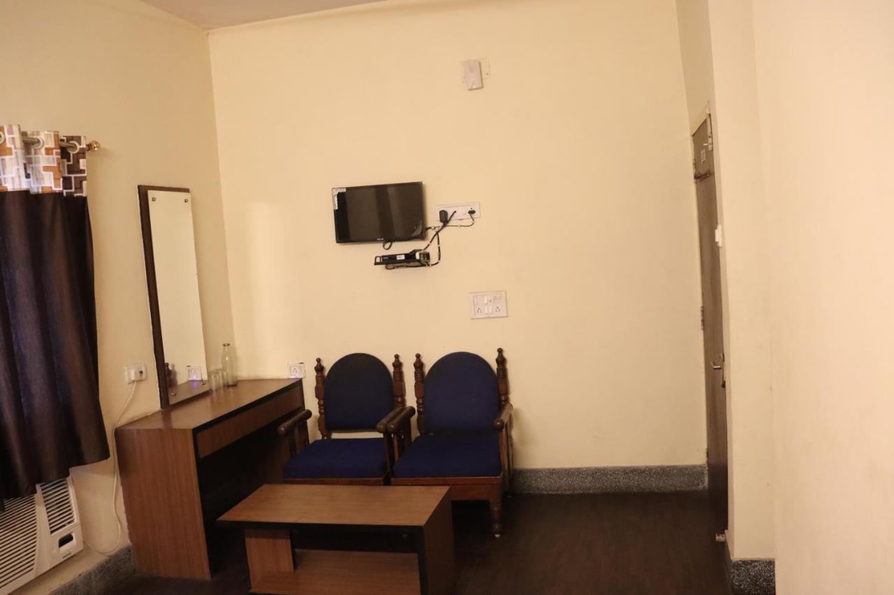 Hotel Chandra Джамшедпур Екстериор снимка