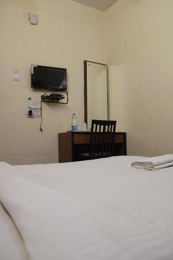 Hotel Chandra Джамшедпур Екстериор снимка