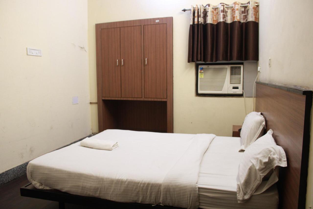 Hotel Chandra Джамшедпур Екстериор снимка