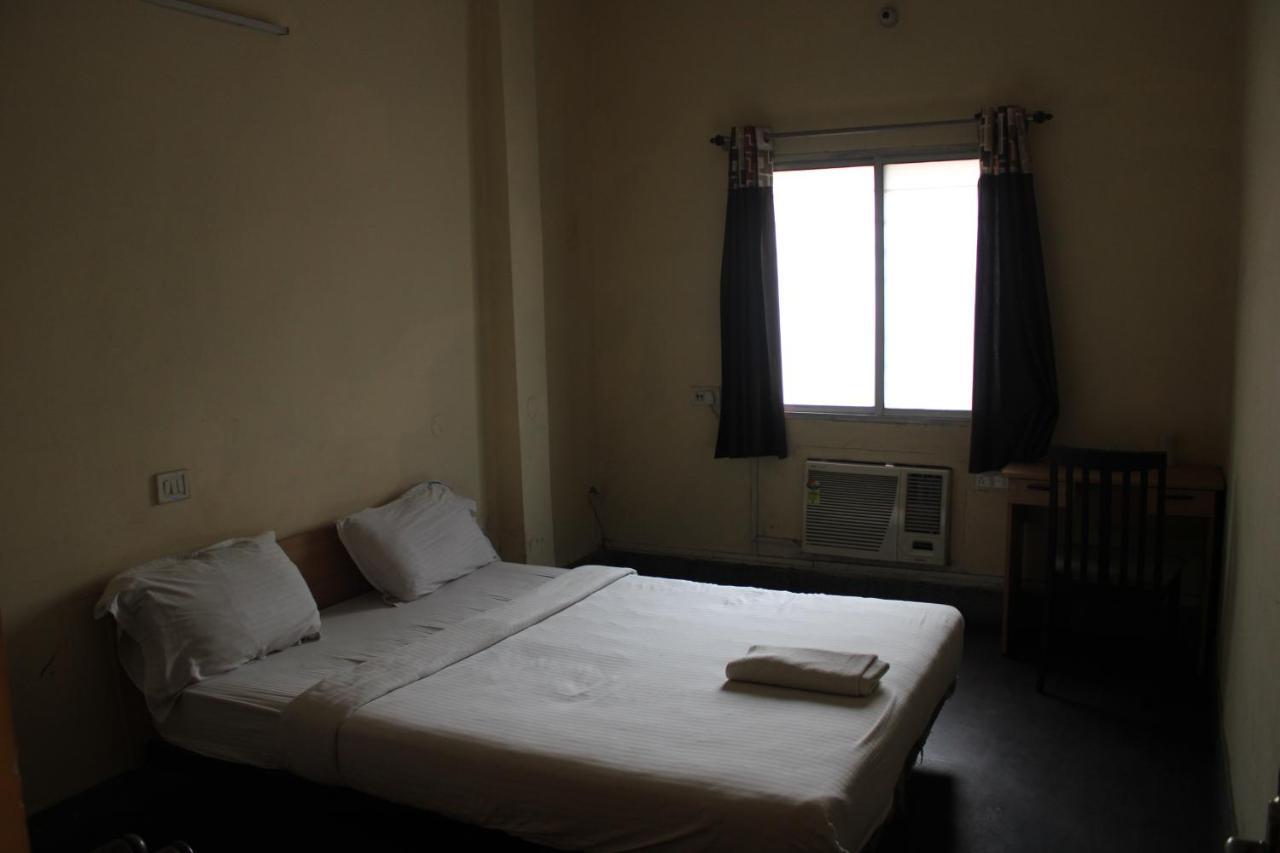 Hotel Chandra Джамшедпур Екстериор снимка