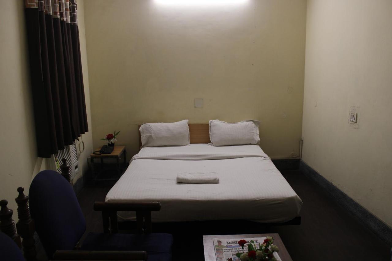 Hotel Chandra Джамшедпур Екстериор снимка